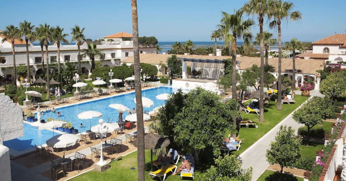 Ein Foto vom Pool im Hotel Playa de la Luz