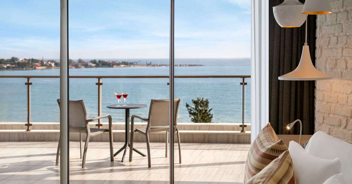Een foto van Acanthus Cennet Barut Collection