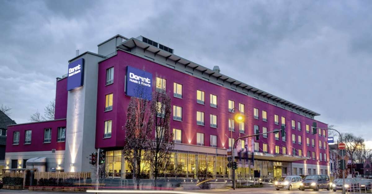 Een foto van de buitenkant van Dorint Hotel Köln Junkersdorf
