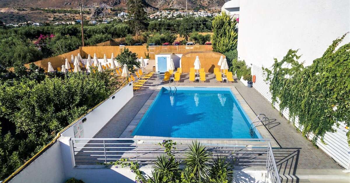 Een foto van het zwembad bij Sergios Hotel