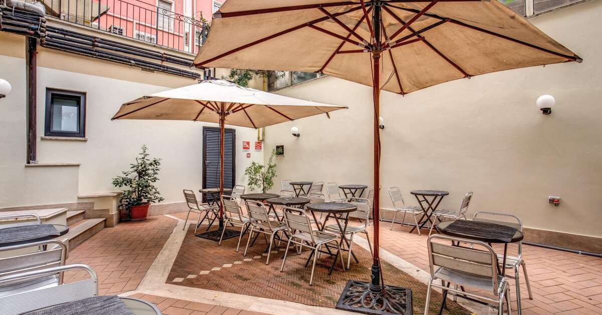 Een foto van het terras bij Hotel Osimar