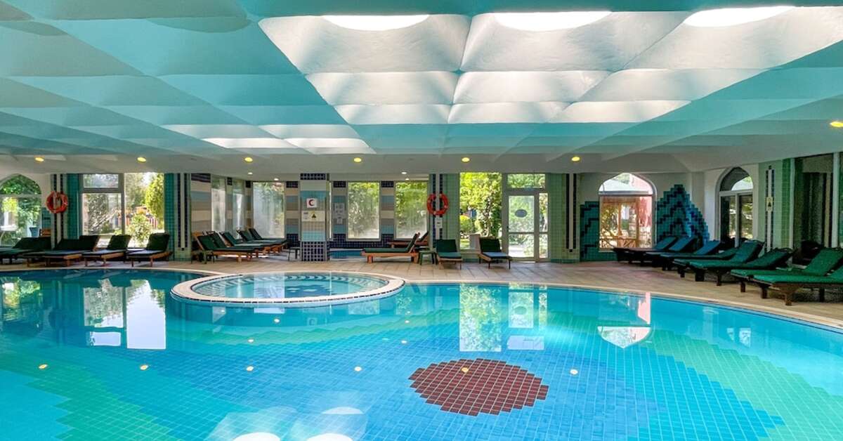 Een foto van het zwembad bij Belconti Resort Hotel
