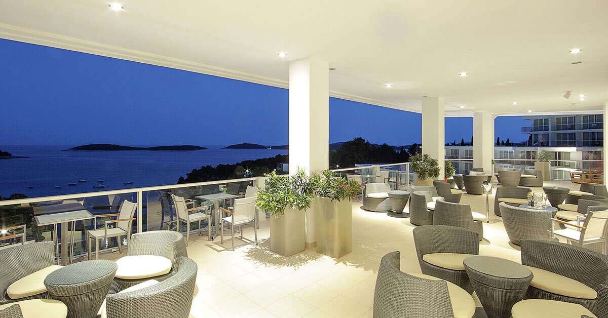 Een foto van het terras bij Amfora Hvar Grand Beach Resort