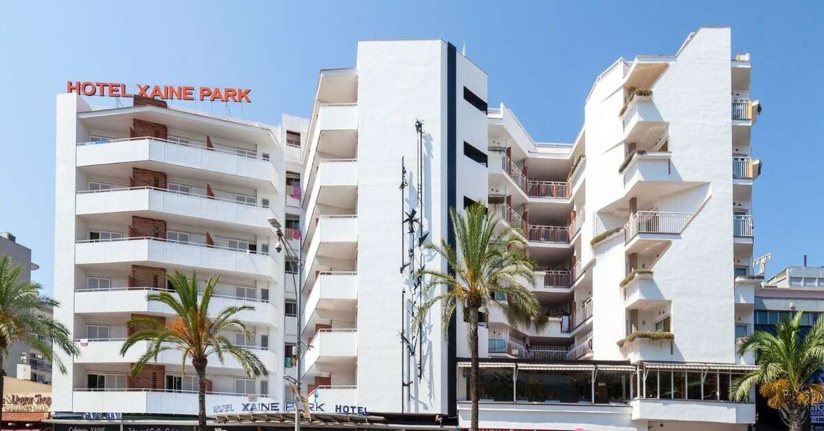 Een foto van de buitenkant van Hotel Xaine Park