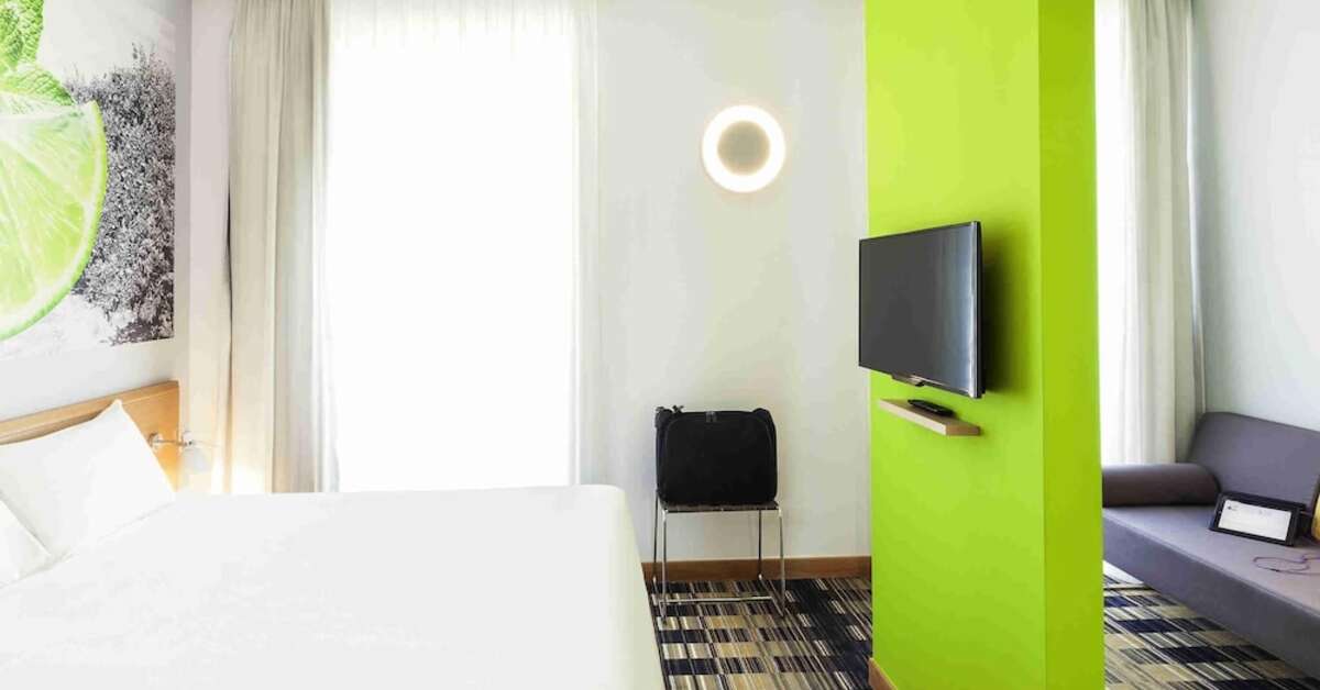 Ein Foto Ibis Styles Napoli Garibaldi