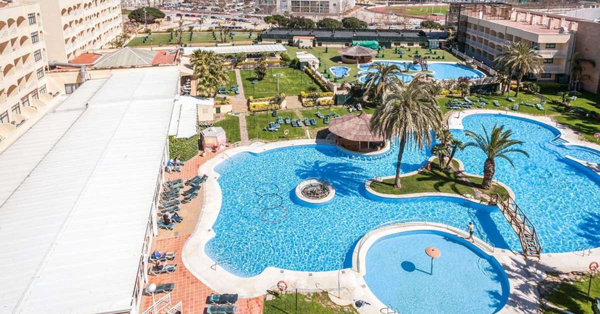 Een foto van het zwembad bij Hotel Evenia Olympic Palace