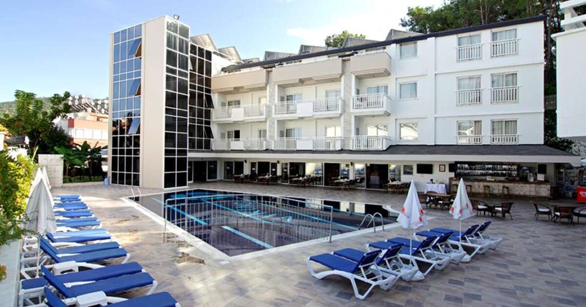 Een foto van het zwembad bij Viking Express Hotel