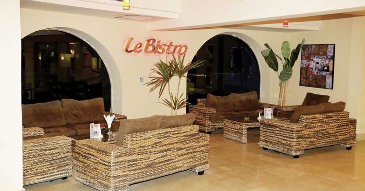 Een foto van het interieur van Coral Sun Beach