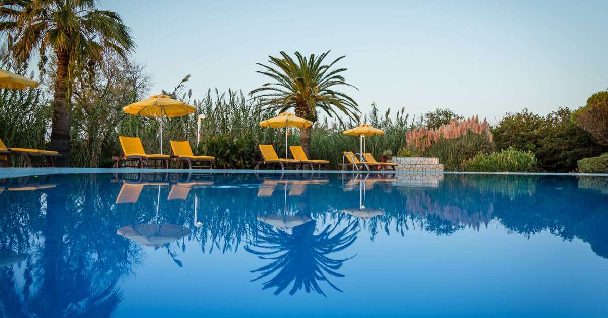 Een foto van het zwembad bij Hotel Ibiscus Corfu