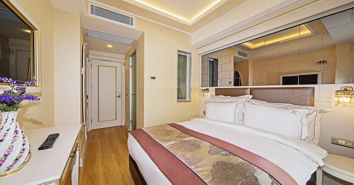 Ein Foto Grand Naki Hotel