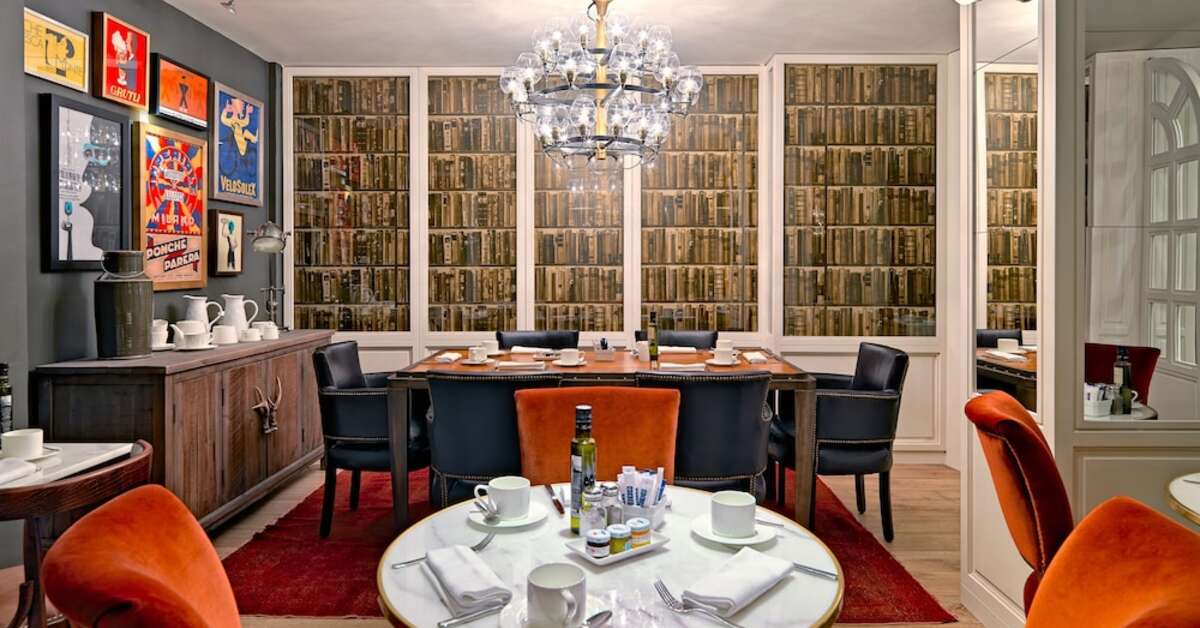 Een foto van het interieur van H10 Montcada Boutique Hotel