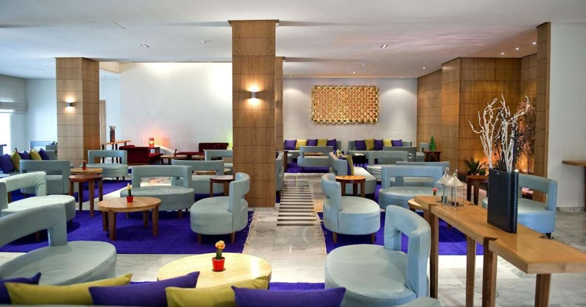 Een foto van het interieur van The Orangers Beach Resort & Bungalows