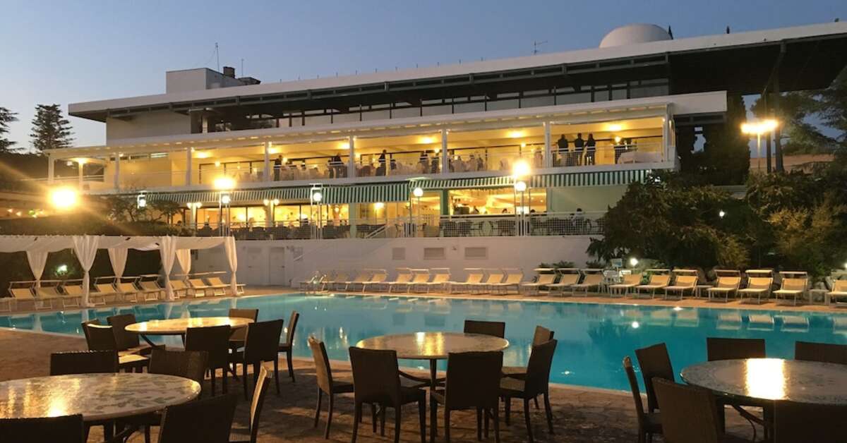 Een foto van het terras bij Hotel Sierra Silvana