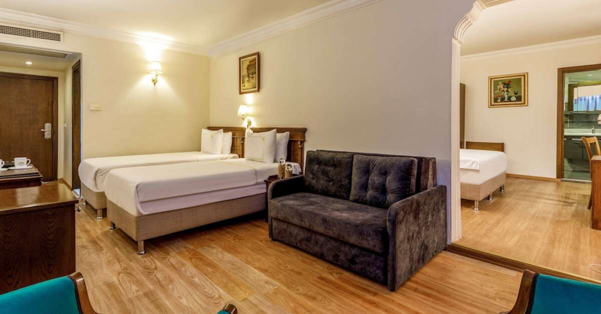 Een foto van Golden Crown Hotel
