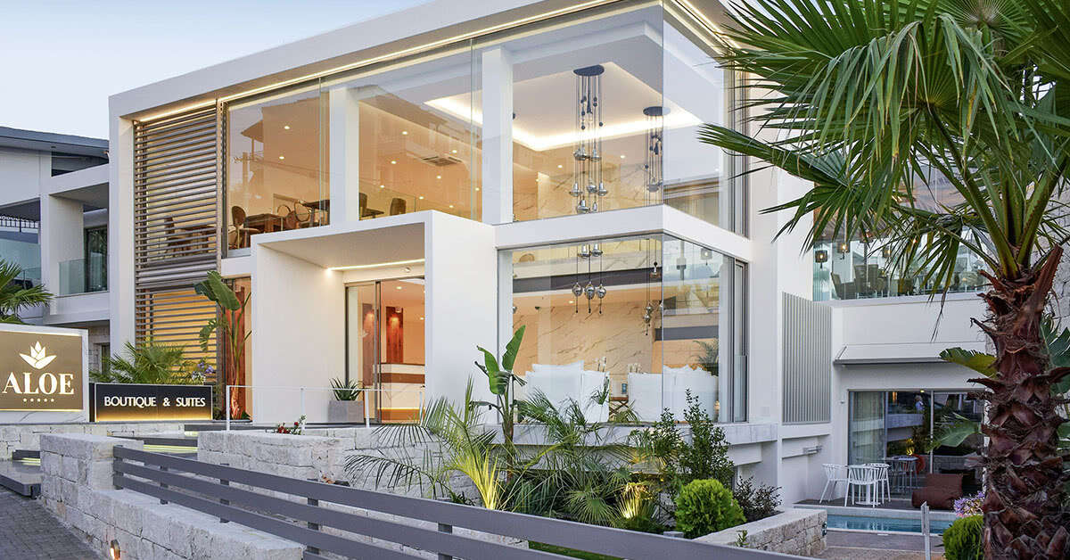 Een foto van de buitenkant van Aloe Boutique & Suites