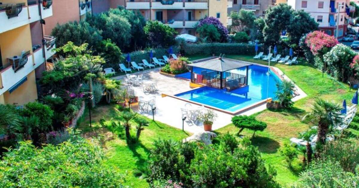 Een foto van de buitenkant van Residence I Mirti Bianchi
