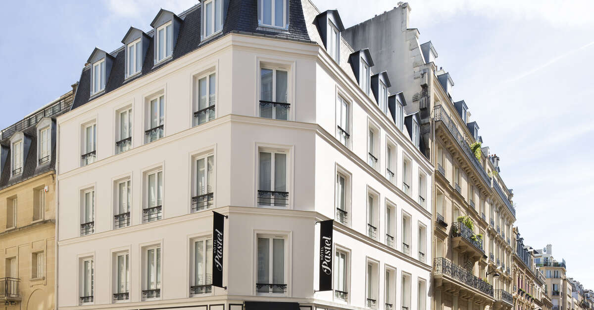 Ein Foto von der Außenansicht des Hotel Pastel Paris