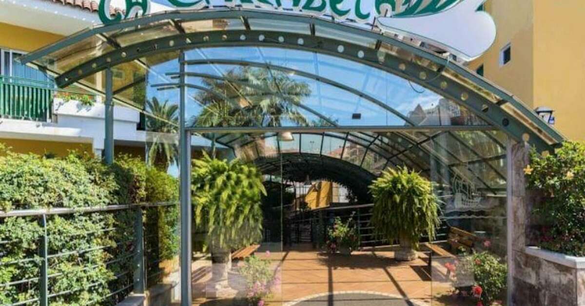 Een foto van de buitenkant van Appartementen La Carabela