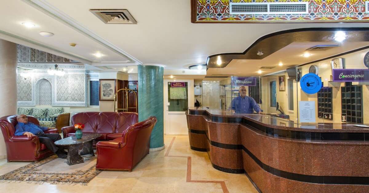 Een foto van het interieur van Hotel Akabar