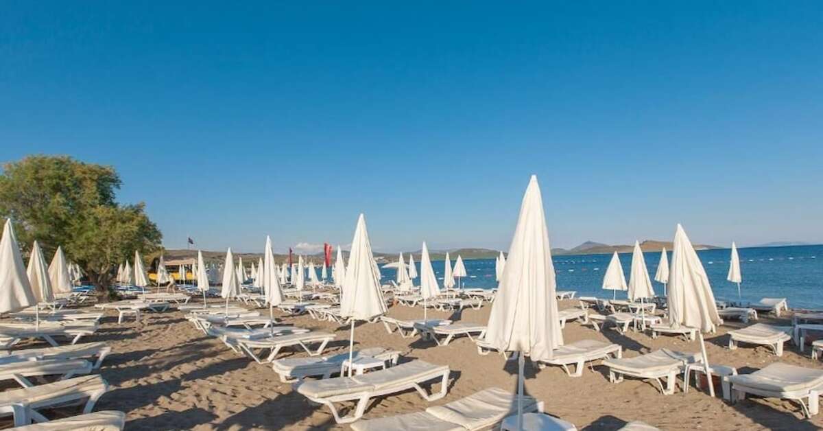 Een foto van het strand bij Petunya Beach Resort