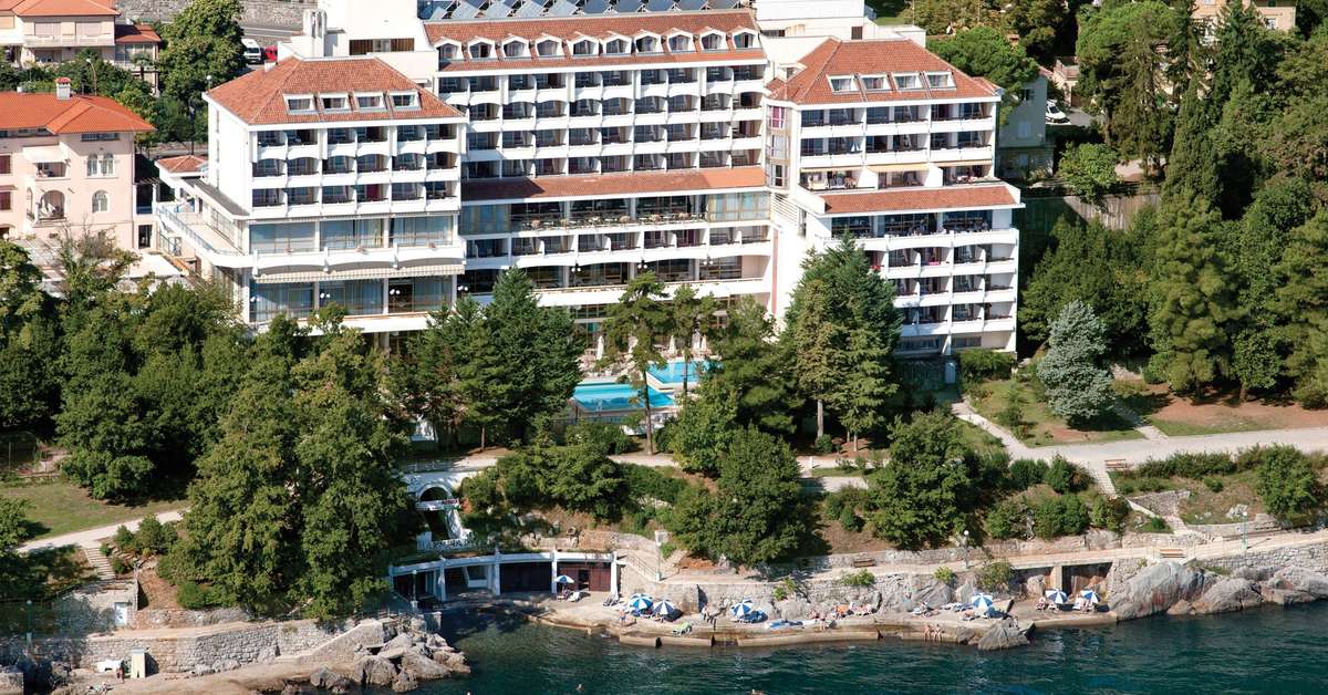 Een foto van een overzicht van Remisens Family Hotel Excelsior