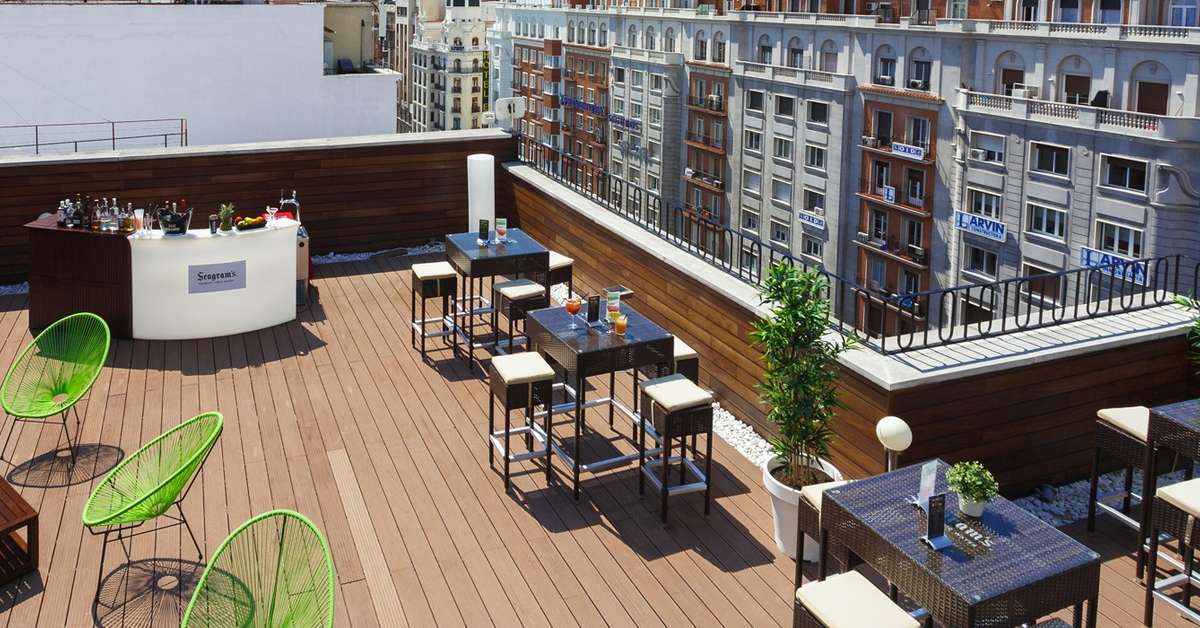 Ein Foto von der Terrasse im Vincci Via 66