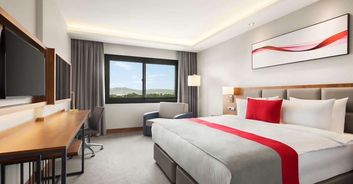 Een foto van Ramada by Wyndham Izmir Aliaga