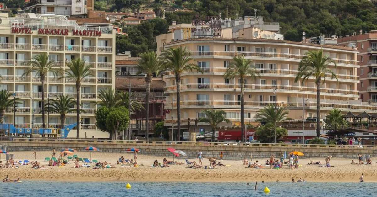 Een foto van de buitenkant van Hotel Rosamar Maritim
