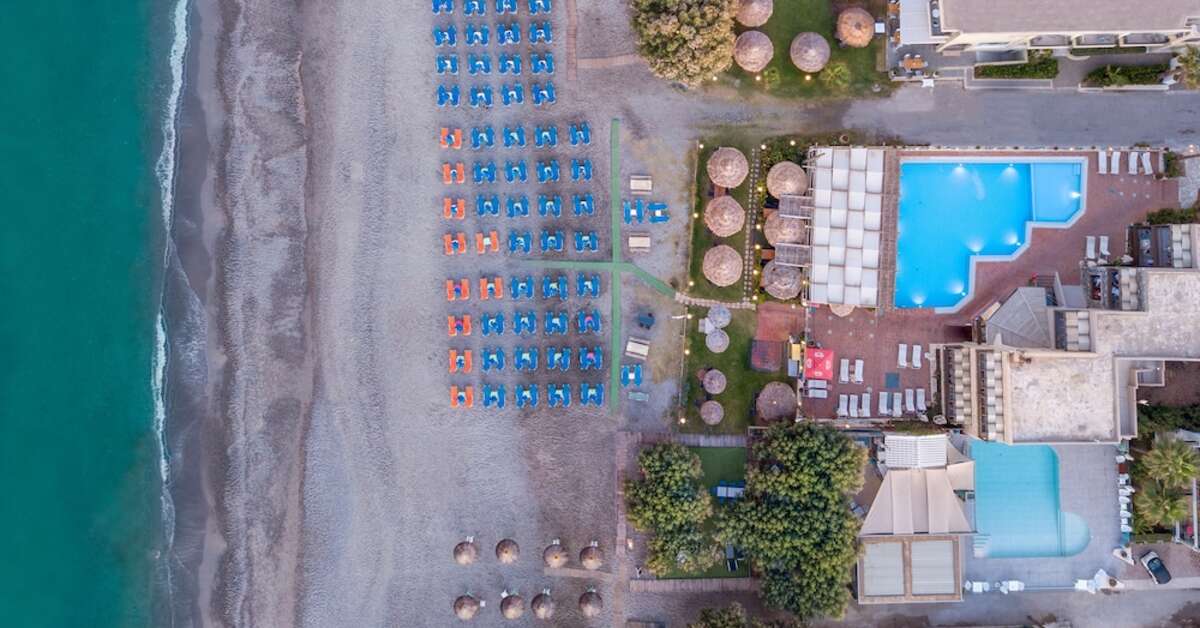 Een foto van het strand bij Erato Beach Hotel