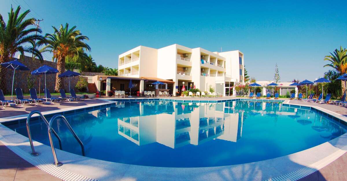 Een foto van het zwembad bij Eleftheria Hotel