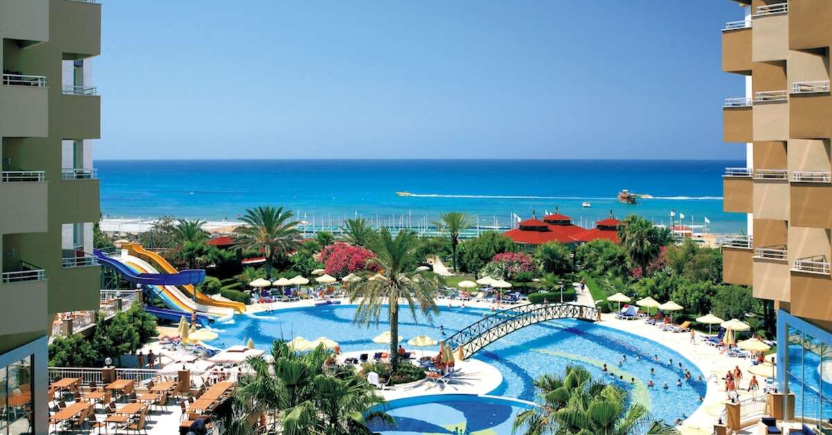 Een foto van het zwembad bij Terrace Beach Resort
