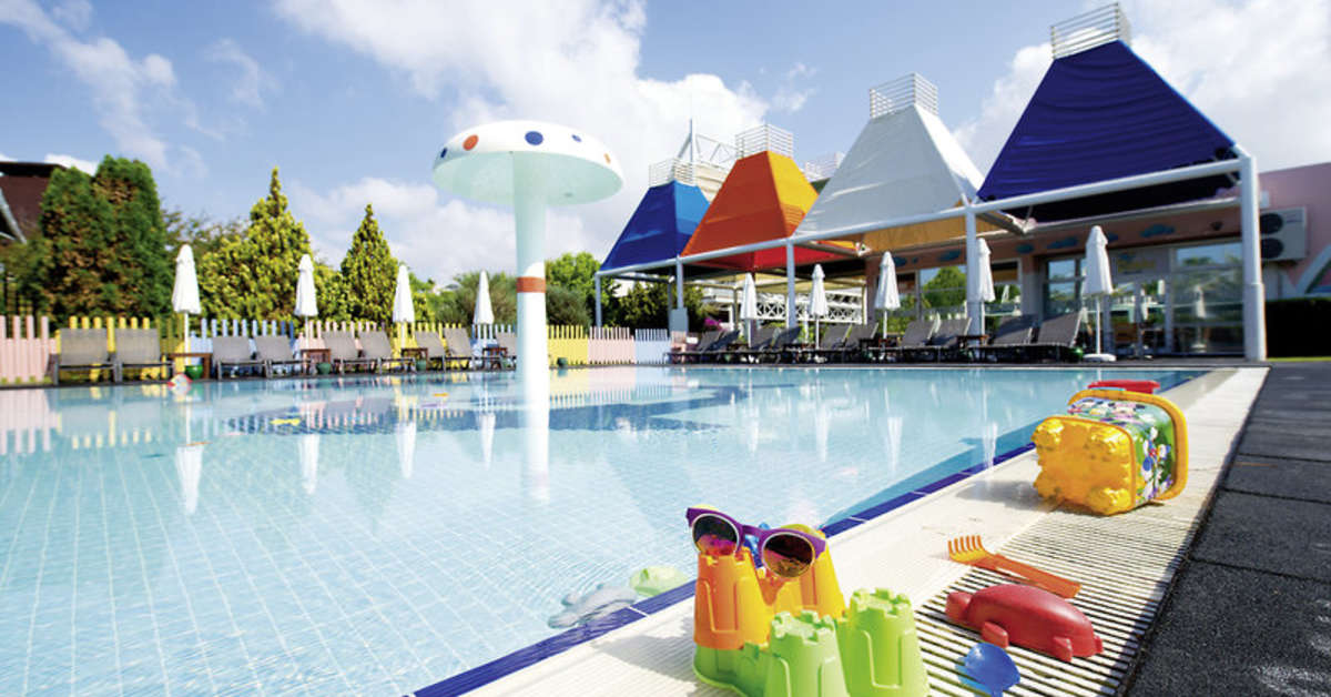 Een foto van het zwembad bij Concorde De Luxe Resort