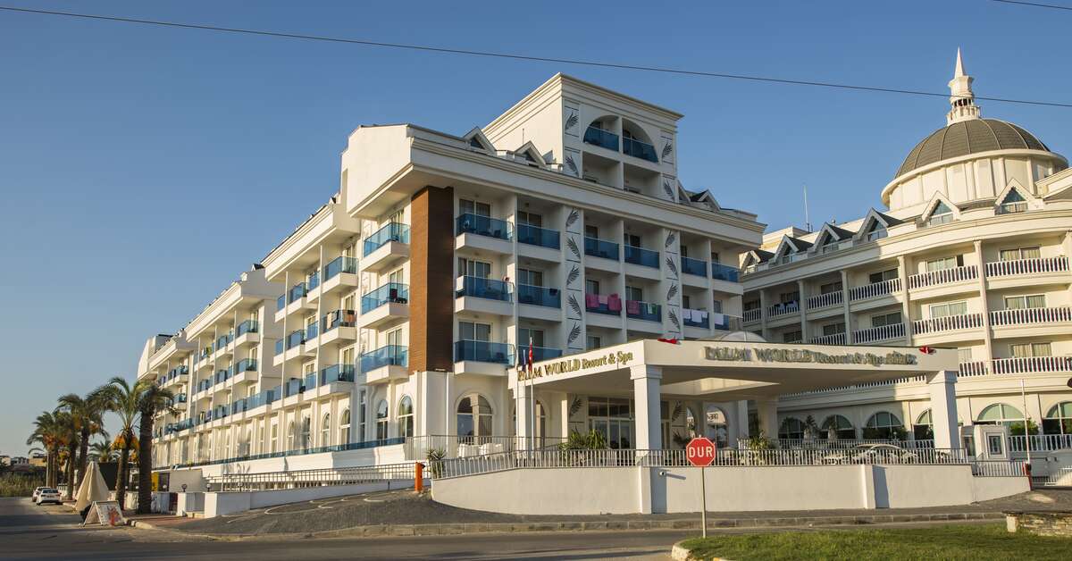 Ein Foto von der Außenansicht des Palm World Resort & Spa