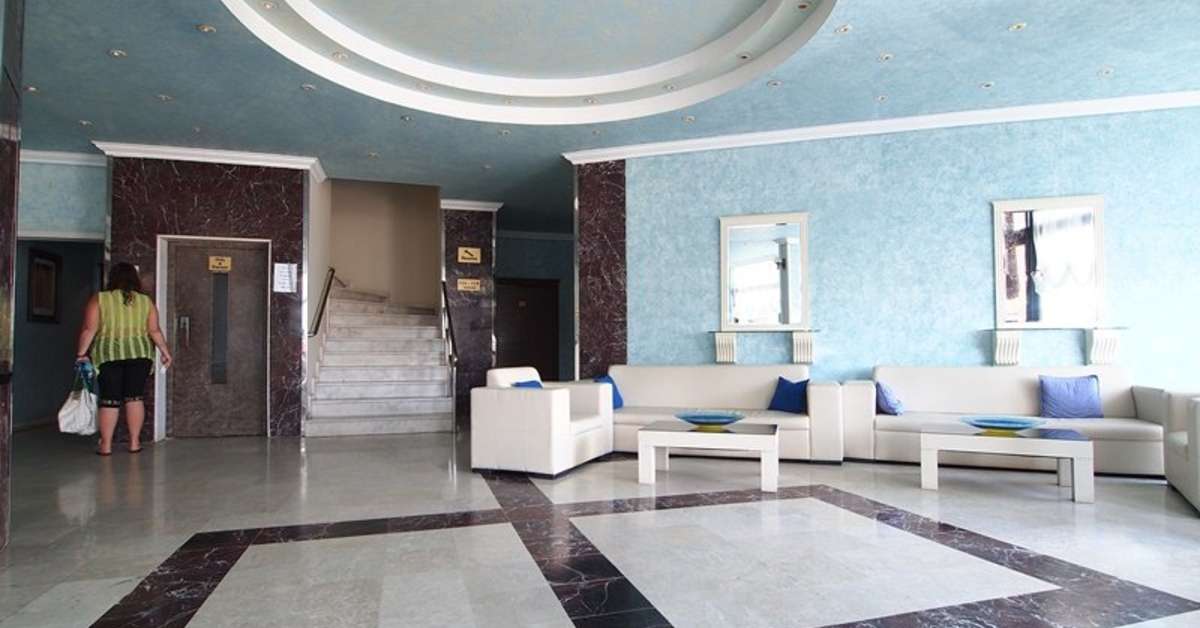 Een foto van het interieur van Class Beach Hotel