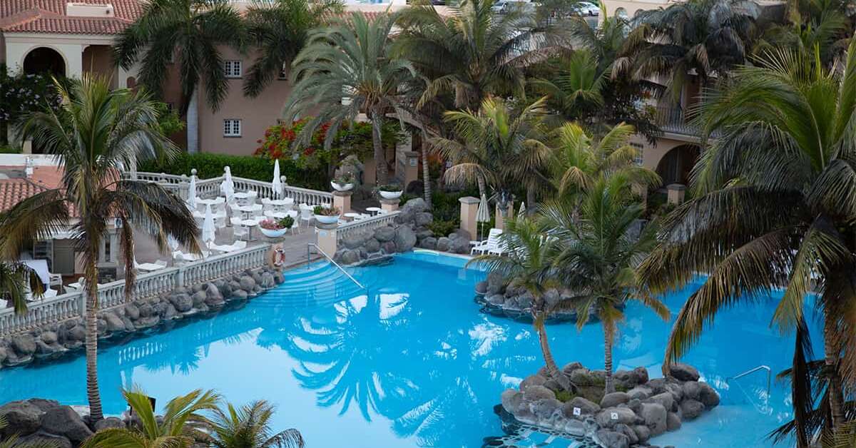 Een foto van het zwembad bij Palm Oasis Maspalomas