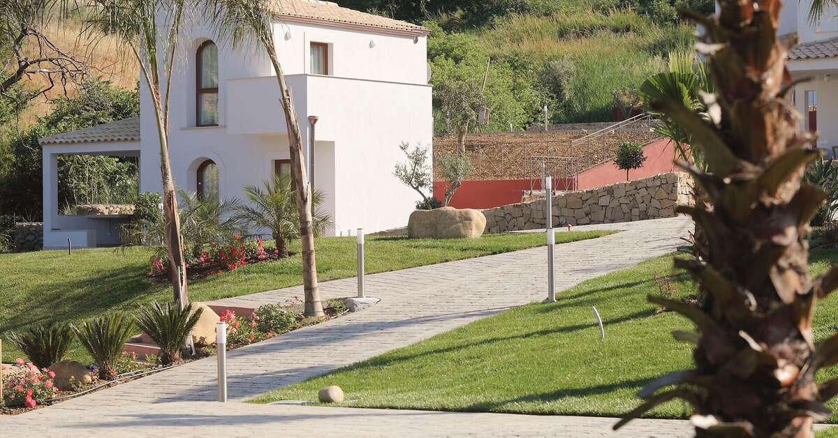 Een foto van de buitenkant van Cefalu in Casa