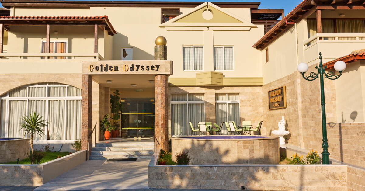 Een foto van de buitenkant van Golden Odyssey