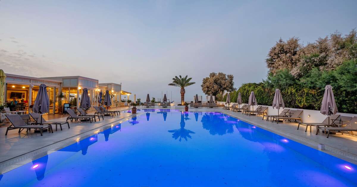 Een foto van het zwembad bij Kathrin Beach Hotel