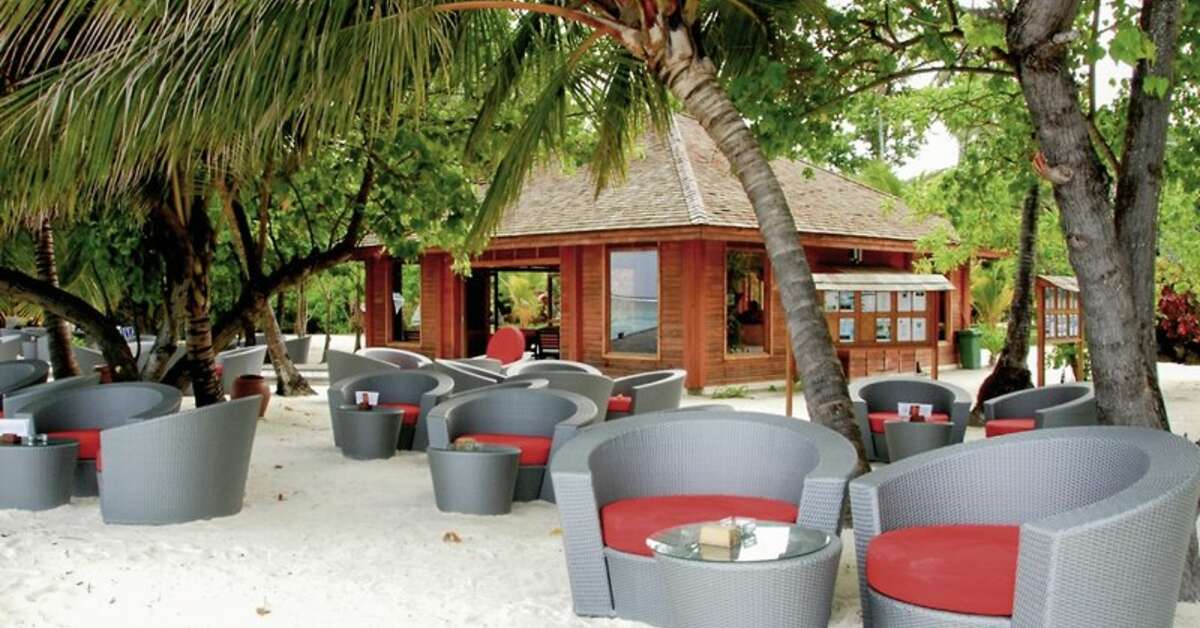 Een foto van het terras bij Meeru Island Resort & Spa