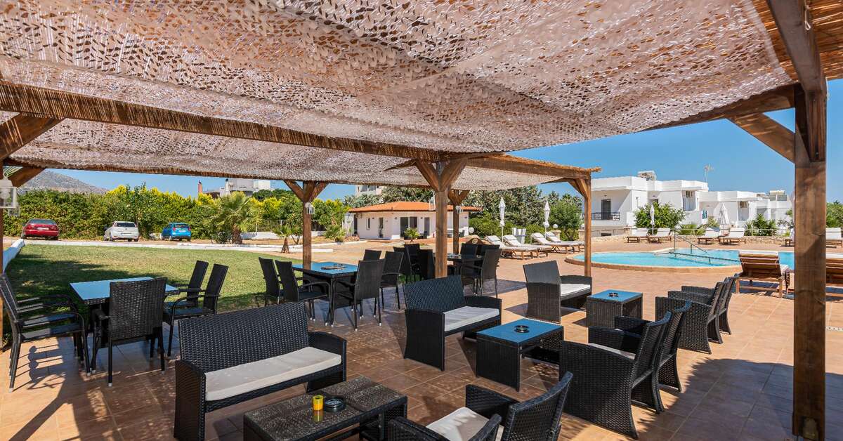 Een foto van het terras bij W Suites