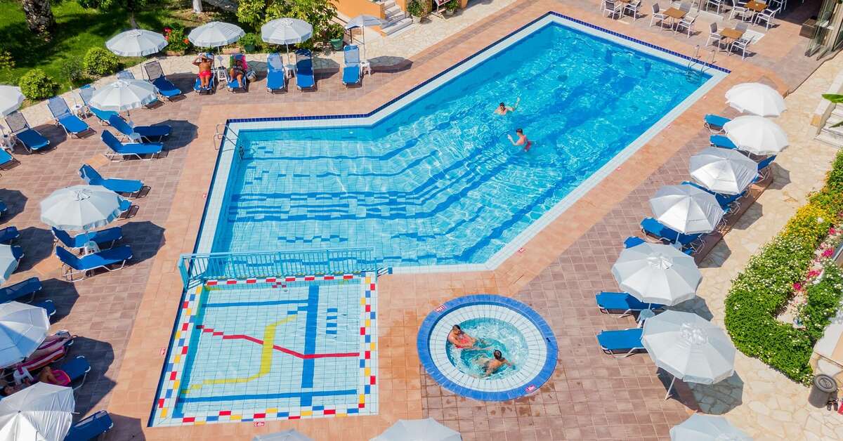 Ein Foto vom Pool im Hotel Oscar