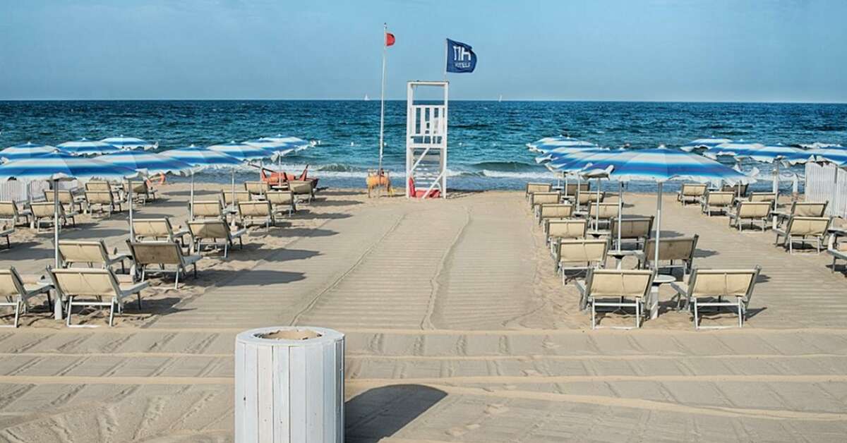 Een foto van het strand bij NH Catania Parco degli Aragonesi