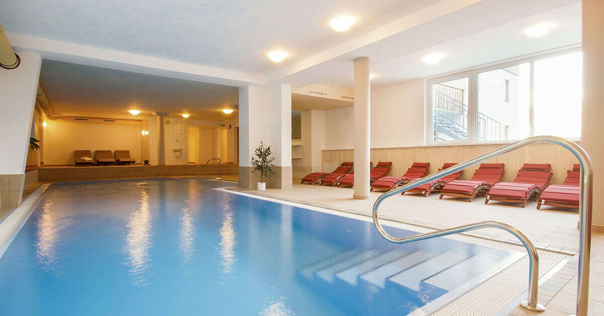 Een foto van het zwembad bij Erlebnishotel Fendel