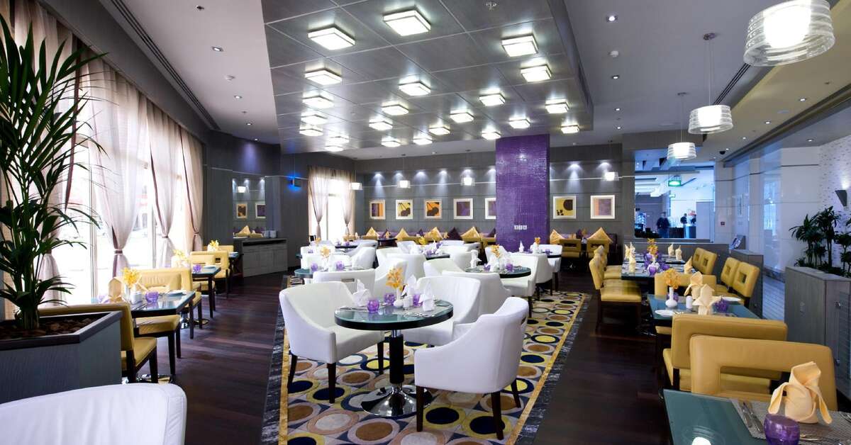 Een foto van de faciliteiten bij Time Grand Plaza Hotel