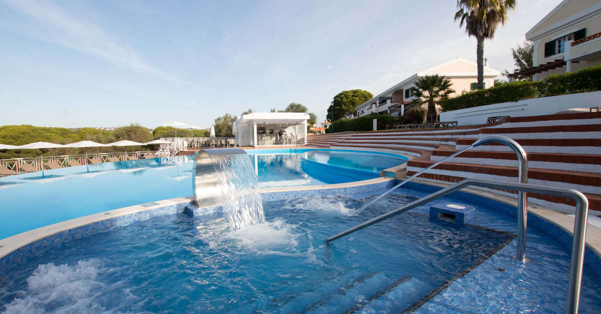 Een foto van het zwembad bij Longevity Cegonha Country Club