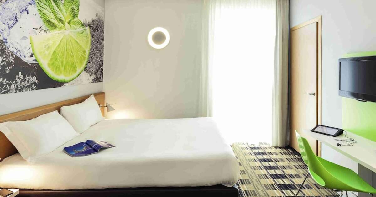 Ein Foto Ibis Styles Napoli Garibaldi