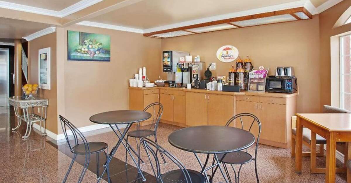 Een foto van Super 8 by Wyndham Los Angeles Downtown