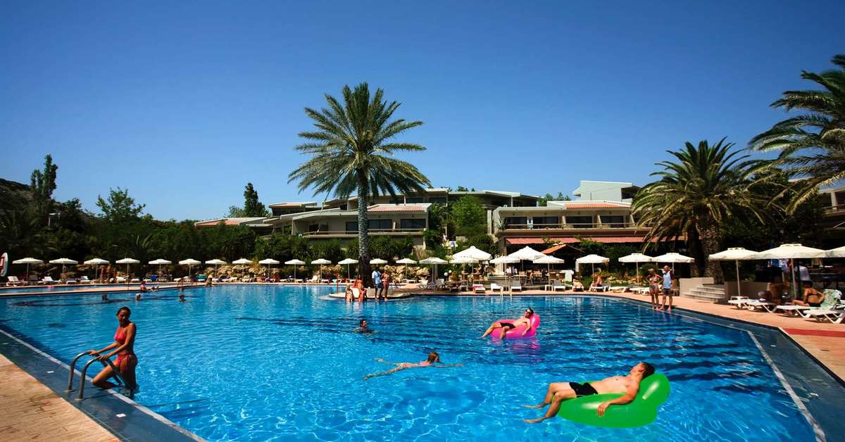 Een foto van het zwembad bij Cathrin Hotel