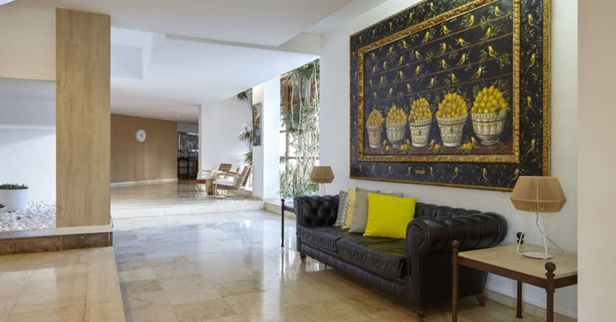 Een foto van het interieur van Hotel Tres Torres