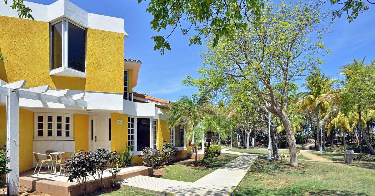 Ein Foto von der Außenansicht des Hotel Sol Palmeras